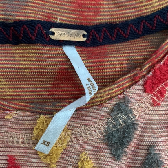 Cute cropped top - Picture 3 of 3